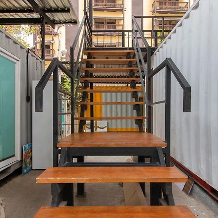 Oyo 673 Nice Sleep Box Hotel Чиангмай Екстериор снимка