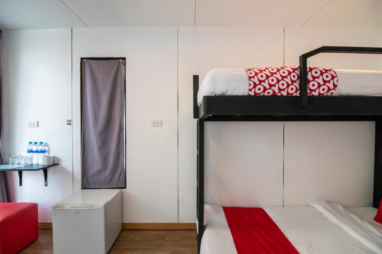Oyo 673 Nice Sleep Box Hotel Чиангмай Екстериор снимка