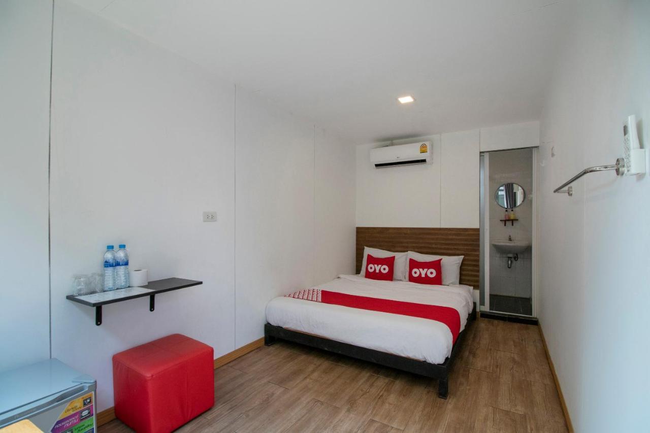 Oyo 673 Nice Sleep Box Hotel Чиангмай Екстериор снимка