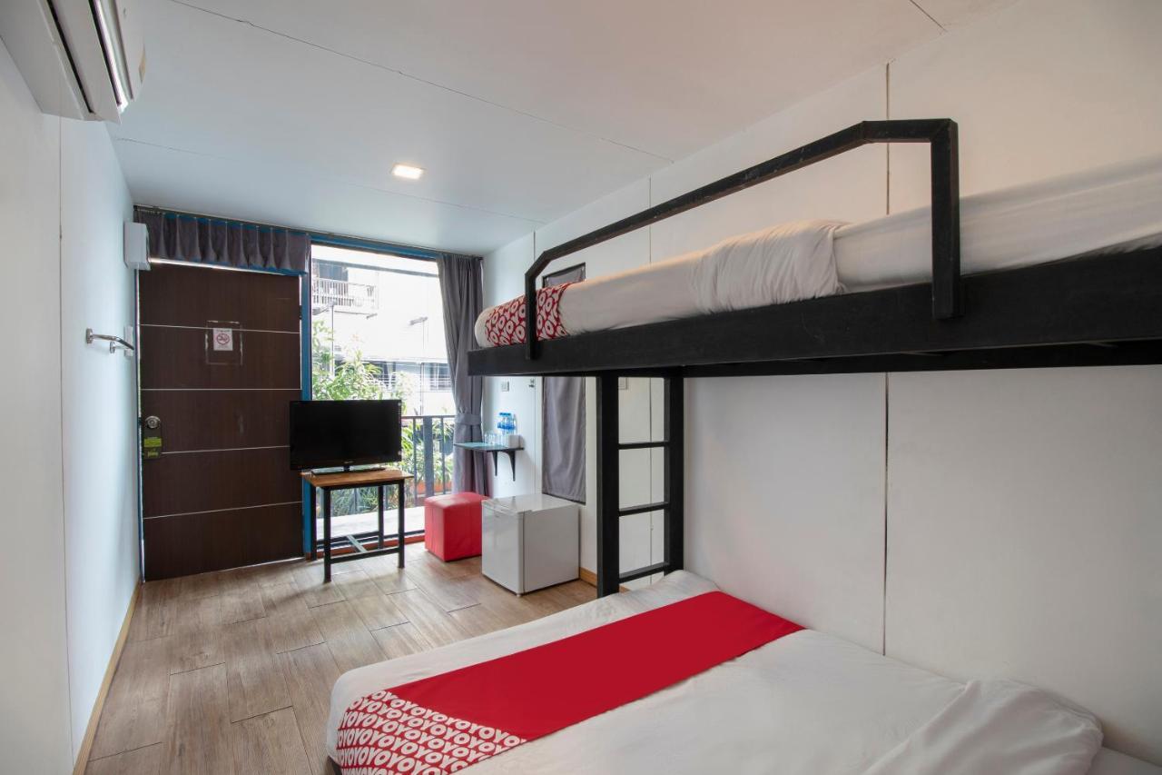 Oyo 673 Nice Sleep Box Hotel Чиангмай Екстериор снимка