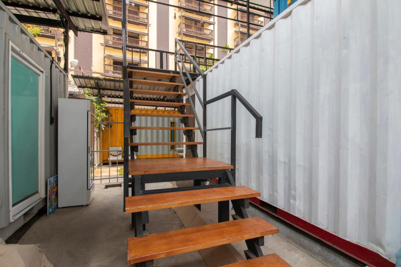 Oyo 673 Nice Sleep Box Hotel Чиангмай Екстериор снимка
