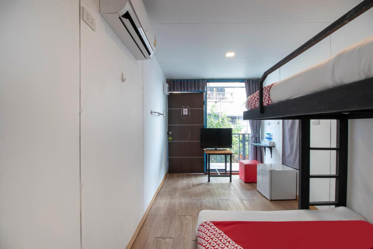 Oyo 673 Nice Sleep Box Hotel Чиангмай Екстериор снимка