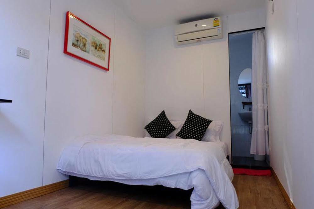 Oyo 673 Nice Sleep Box Hotel Чиангмай Екстериор снимка