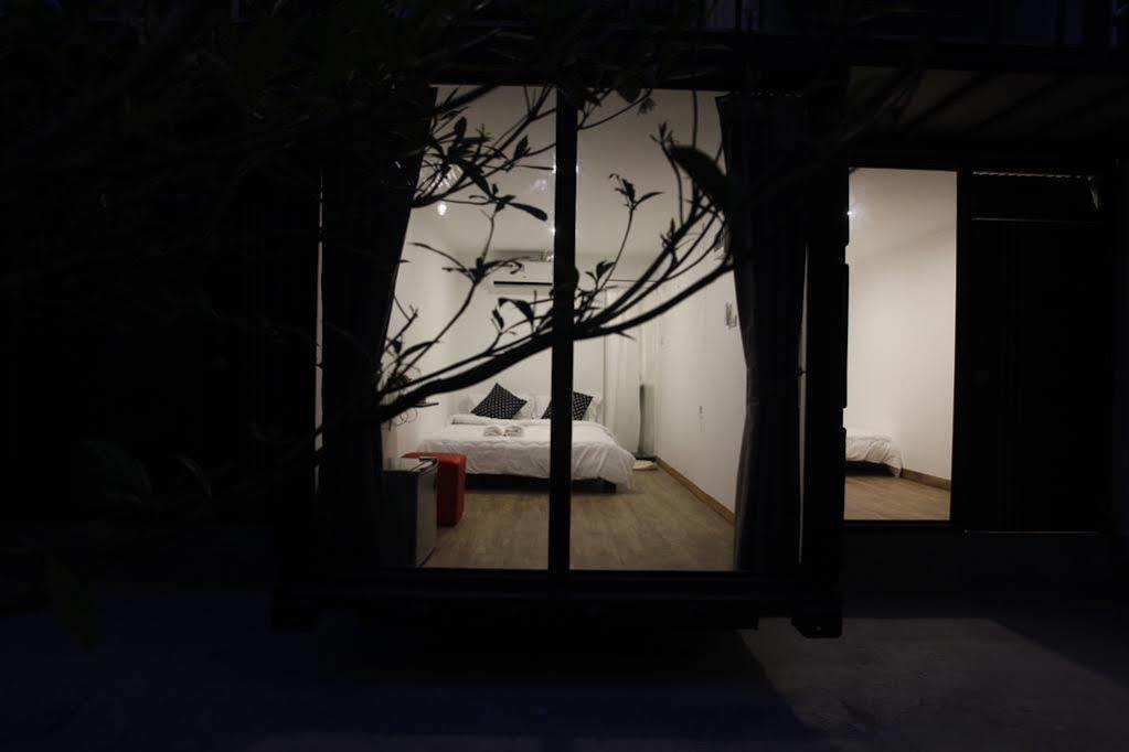 Oyo 673 Nice Sleep Box Hotel Чиангмай Екстериор снимка