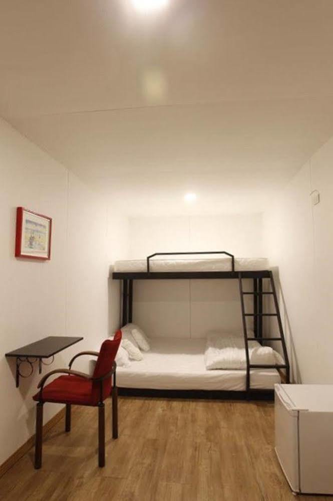 Oyo 673 Nice Sleep Box Hotel Чиангмай Екстериор снимка